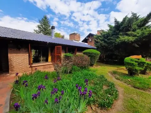 Casa en venta - 3 Dormitorios 2 Baños - Villa del Dique