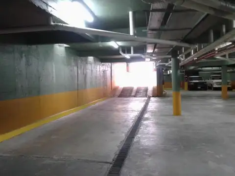 Venta cochera cubierta en Lomas de Zamora