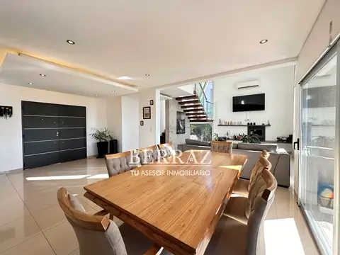 Casa 5 ambientes con 3 baños