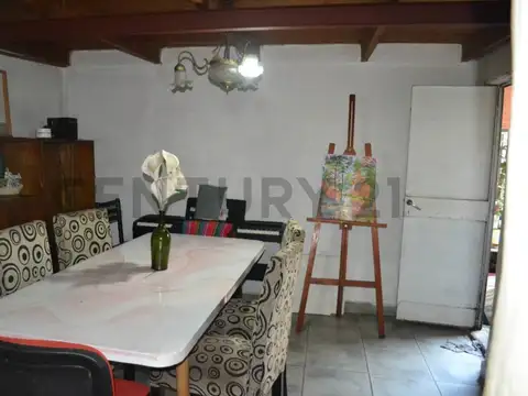 Casa 4 ambientes con 1 baño