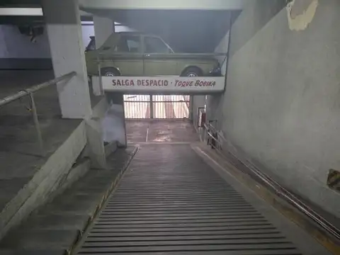 Cocheras disponibles cubiertas bajo costo mensual