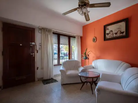 VENTA CASA 5 AMBIENTES CON QUINCHO GARAGE