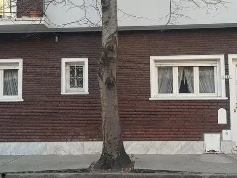 Departamento 3 ambientes en planta baja en zona Centro