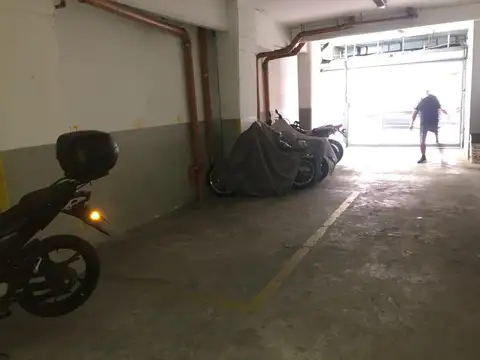 Viamonte e/ Junín y Ayacucho