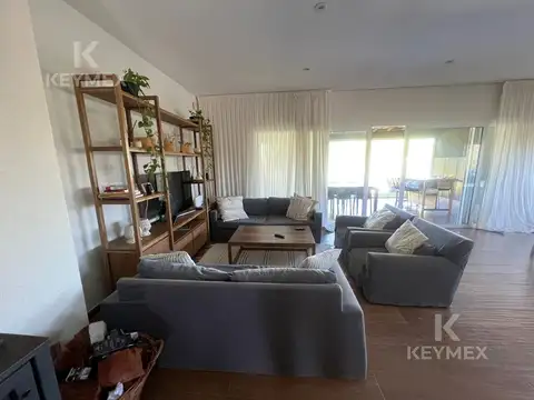 Casa 7 ambientes con 3 baños