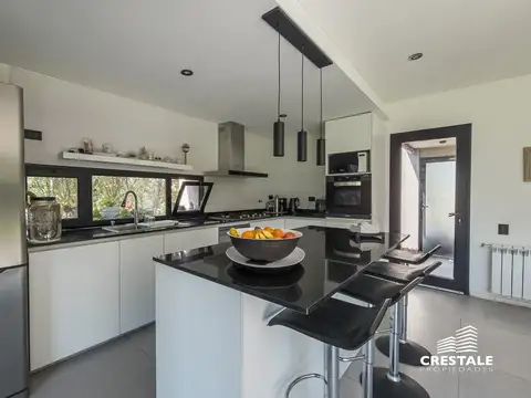 Casa 5 ambientes con 3 baños