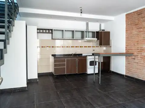 Depto Tipo Casa 4 ambientes con 1 baño