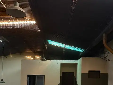 VENTA GALPON EN VALENTIN ALSINA