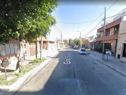 Cochera - 16mts2 totales - descubierta - Sarandi