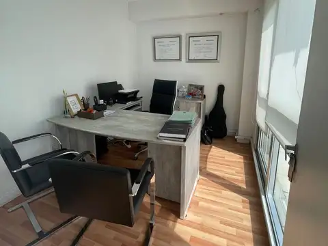 Hermosa oficina en Flores