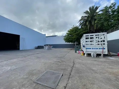 Galpon en Venta 27  mts Frente