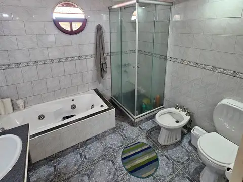 Casa  en Venta en Villa Bonich, San Martin, G.B.A. Zona Norte