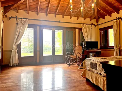 Casa 10 ambientes con 5 baños