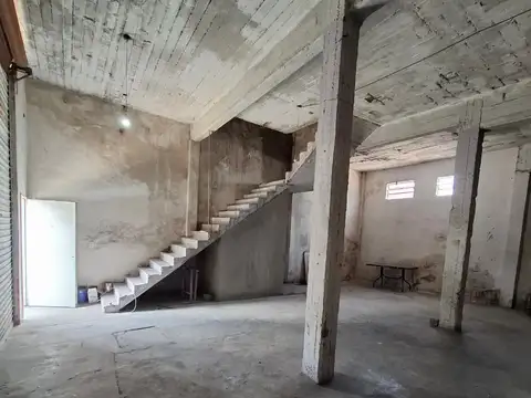 Local en Alquiler en Isidro Casanova, $ 750.000