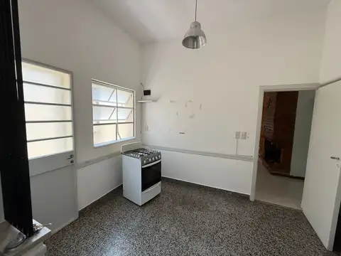 Depto Tipo Casa en Alquiler en Centro, $ 900.000