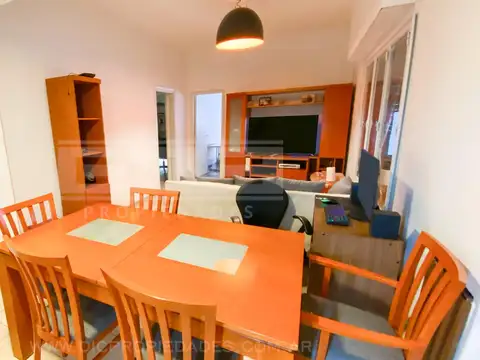 Acassuso al 5200 entre Carlos Tejedor y Belgrano