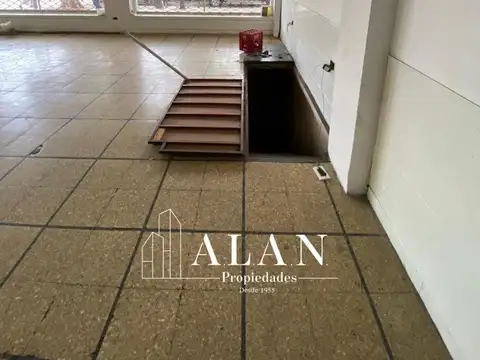 LOCAL C/ SÓTANO IMPORTANTE ESQUINA COMERCIAL