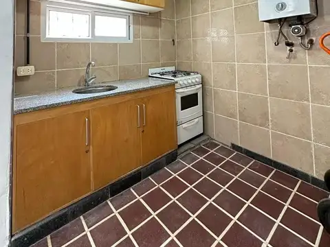 Casa de Pasillo en  Venta