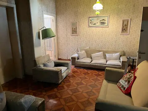 Local con Vivienda sobre Dardo Rocha 255 m² cubiertos