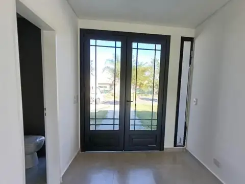 Casa 4 ambientes con 3 baños