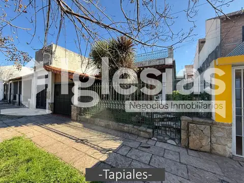 Muy bonito PH de 3 ambientes en venta c/ cochera en Tapiales
