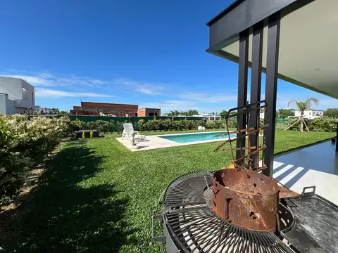 Casa en Venta en La Reja, USD 519.990