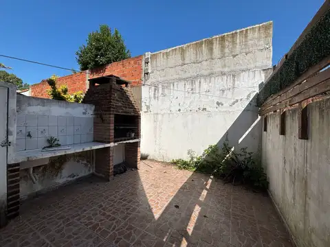 Casa 3 ambientes con 2 baños