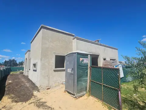 Casa 4 ambientes con 3 baños