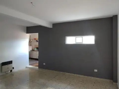 Depto Tipo Casa en Venta en Flores, USD 82.000