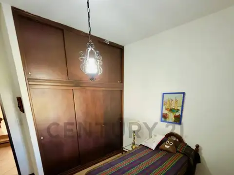 Casa en Venta con 4 cocheras