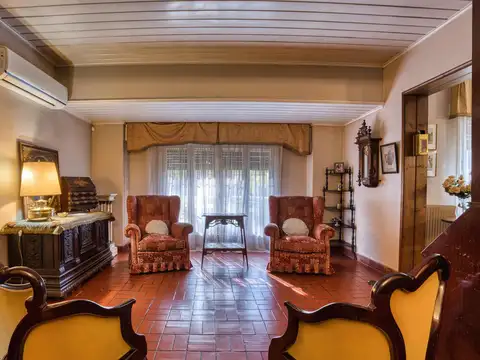 Casa 6 ambientes con 3 baños