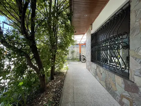 Casa en Venta en La Plata [Cod: ]