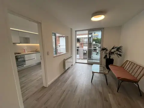 BALCARCE 1300 , Piso 1