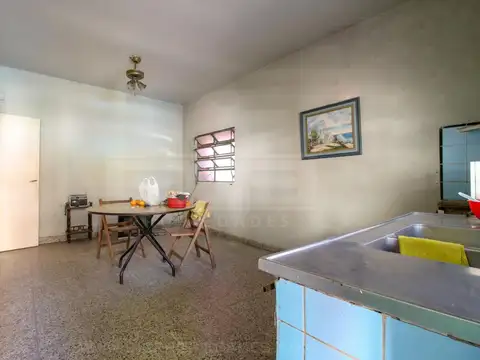 Casa 5 ambientes con 2 baños
