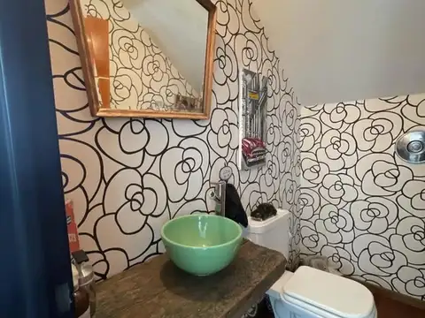 Venta de casa 4 ambientes.  Barrio Don Caggiano .