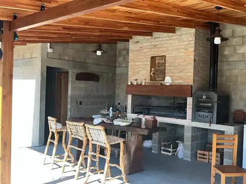 Casa en Venta con 5 cocheras