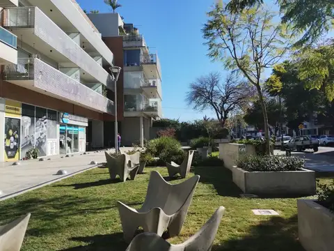  NUEVO PRECIO  VENTA COCHERA MUY AMPLIA EN BARRIO PARQUE HOLMBERG/DONADO