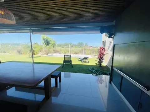 Casa en Venta con 3 cocheras