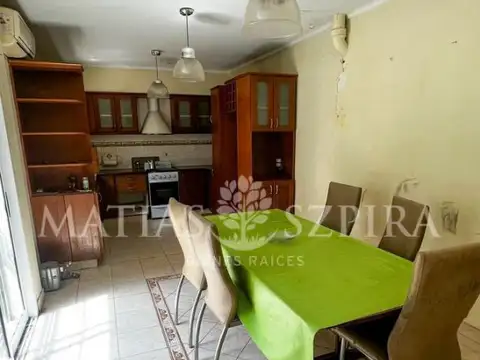 Casa 5 ambientes con 3 baños