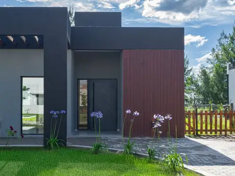 CASA 5 AMBIENTES EN VENTA LAGOS DE SAN ELISEO