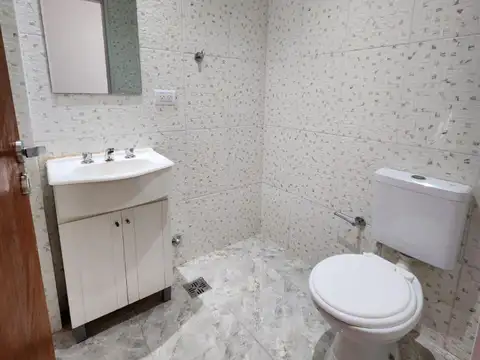 DUPLEX 3 AMB., INTERNO, C/PATIO