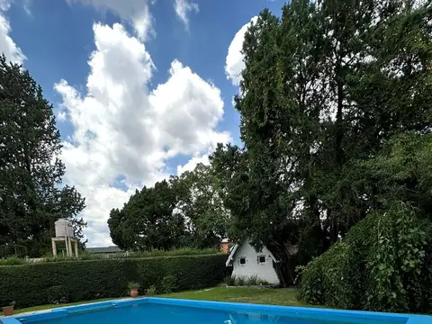 Casa en Venta con 3 cocheras