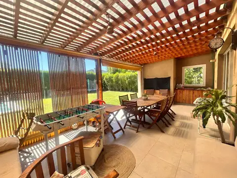 Casa 5 ambientes con 2 baños