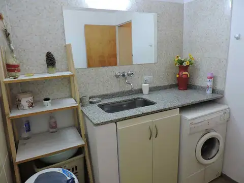 Casa 10 ambientes con 2 baños