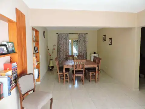 VENTA CASA VILLA LIBERTADOR 4 DORMITORIOS + LOCAL