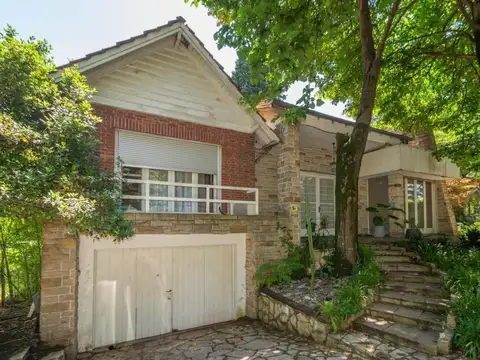 Casa 5 ambientes con 4 baños