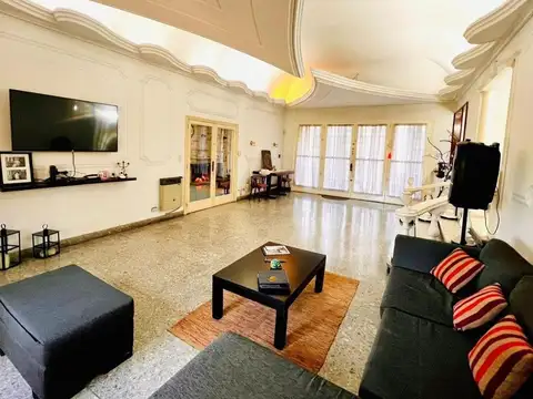 Avenida Brigadier General Juan Manuel de Rosas 4500. Entre Buenos aires y Patagonia