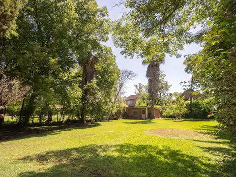 CASA 4 AMBIENTES BARRIO SUHR HOREIS