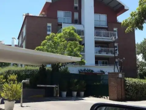 Monseñor Larumbe 3100