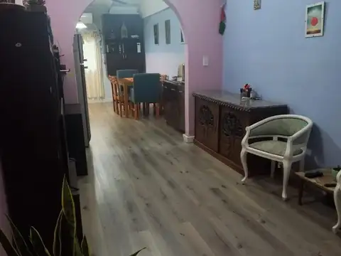 Casa 5 ambientes con 1 baño